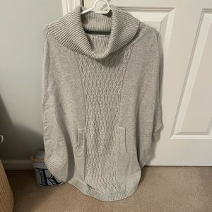 134. EUC by CAbi gray cream poncho cowl neck sweater #3003, size Small